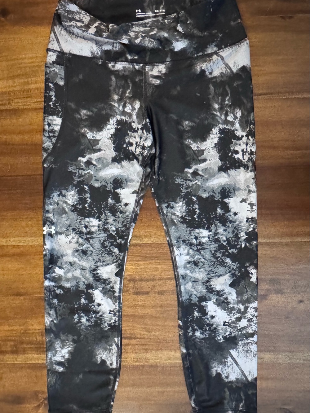Women’s Under Armour Black & Gray Marble-Print Leggings